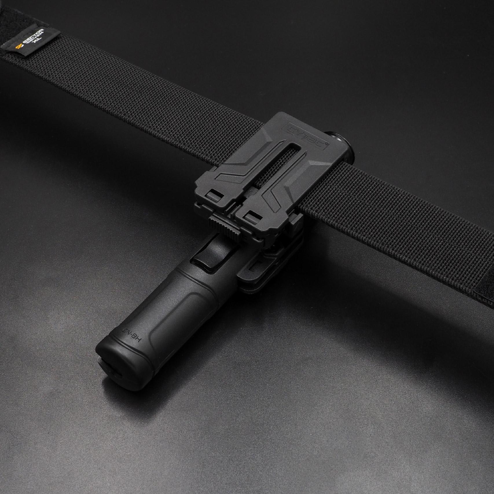 New.ซองดิ้ว Cytac ( Universal Baton holder ) 🔩 ผลิตจาก Polymer เกรดคุณภาพ 🔩 สำหรับดิ้วขนาดยาว 21" - 26" 🔩 ใช้กับดิ้วที่มีขนาดเส้นผ่านศูนย์กลางด้ามจับได้หลายขนาด 🔩 ปรับขนาดซองดิ้วได้ง่าย เพียงขันสกรูด้านข้าง ǵ