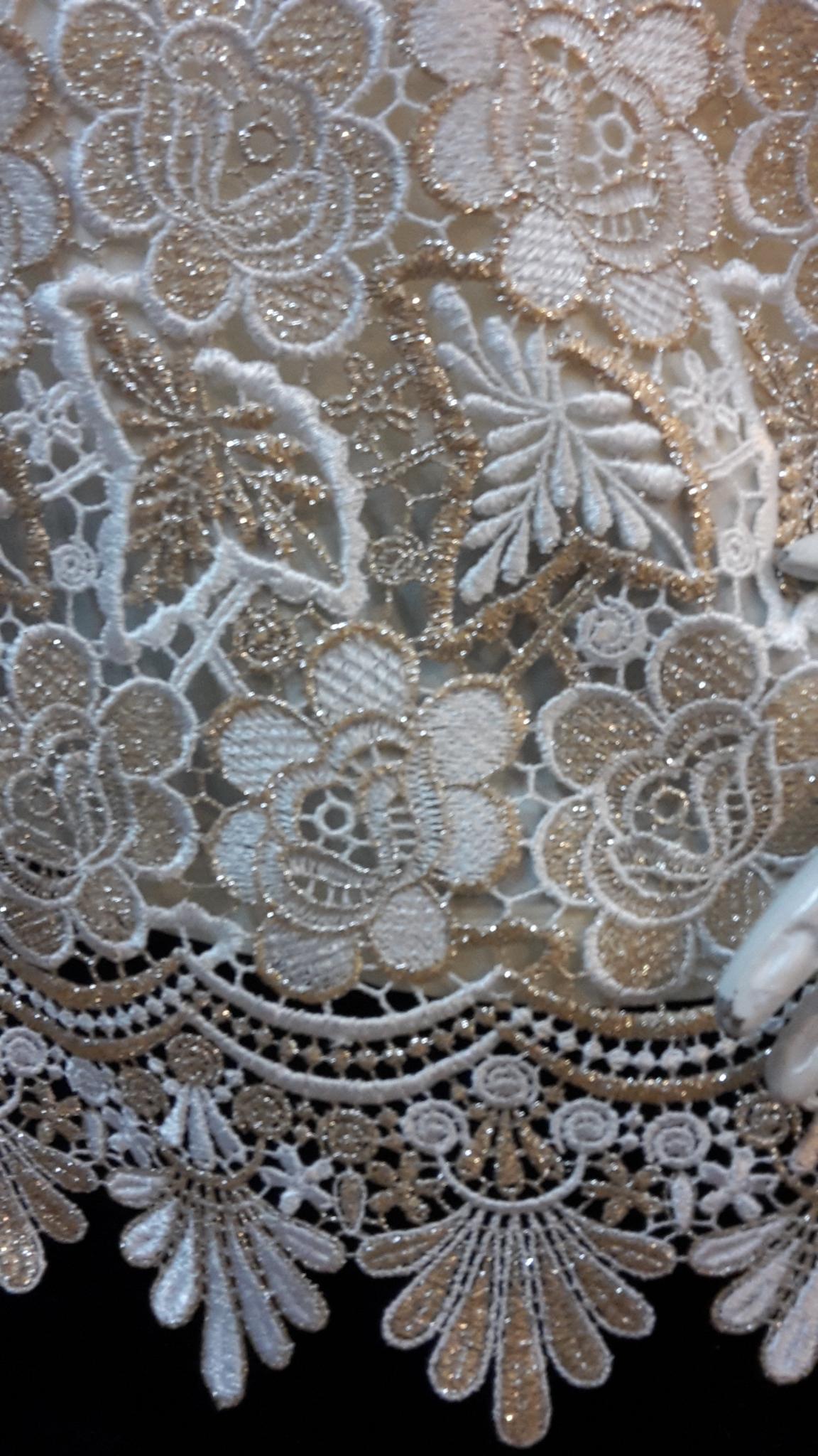 เสื้อลูกไม้ทูโทนสีขาว เสื้อผ้าไทยทูโทนสีขาวน่ารัก จับแมทเสื้อผ้าได้ง่ายทั้งกางเกง กางเกง หรือผ้าถุงไทย