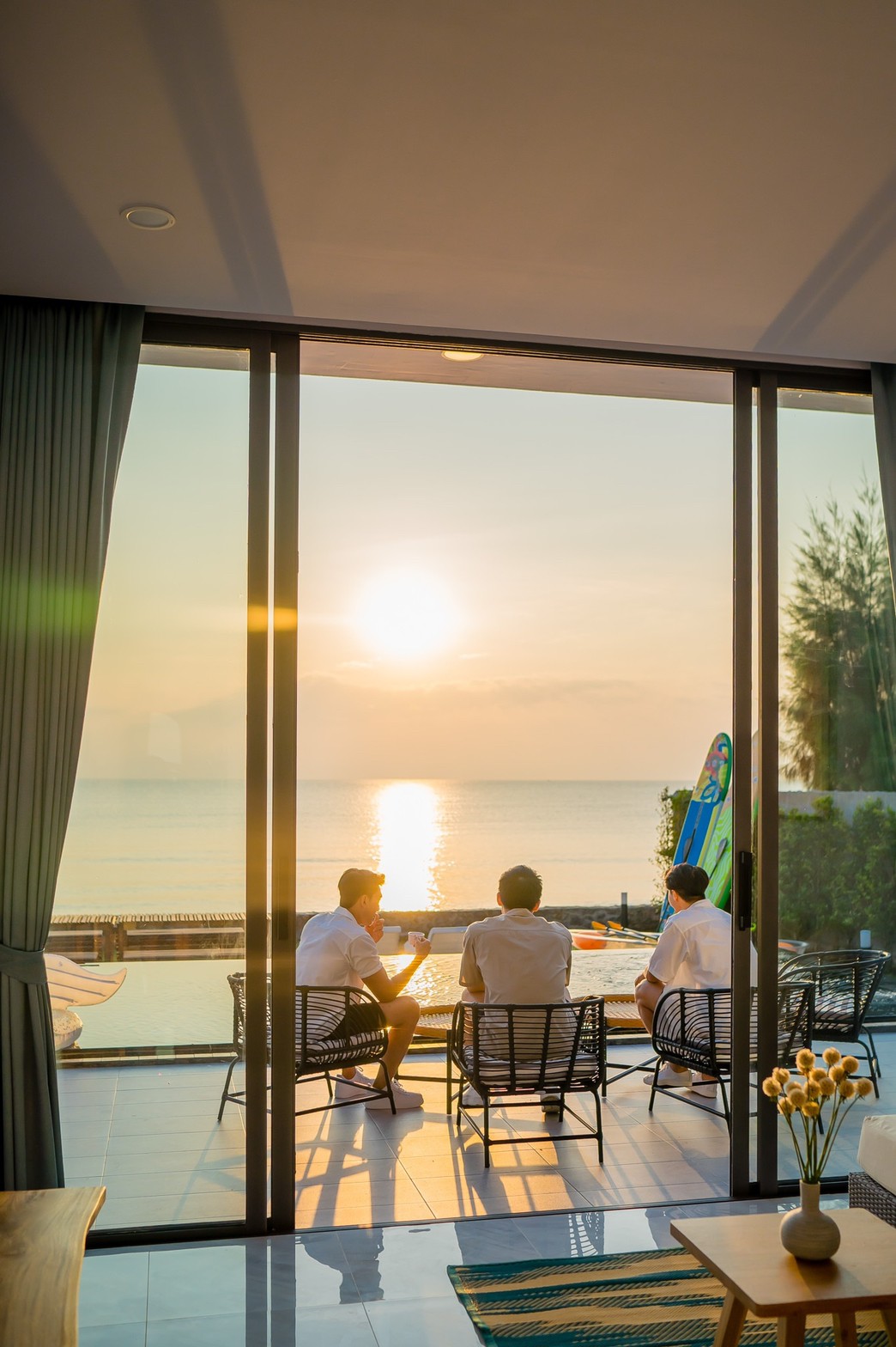 HR15060 บ้านพักติดทะเลชะอำ The Leon Beach Pool Villa Cha Am