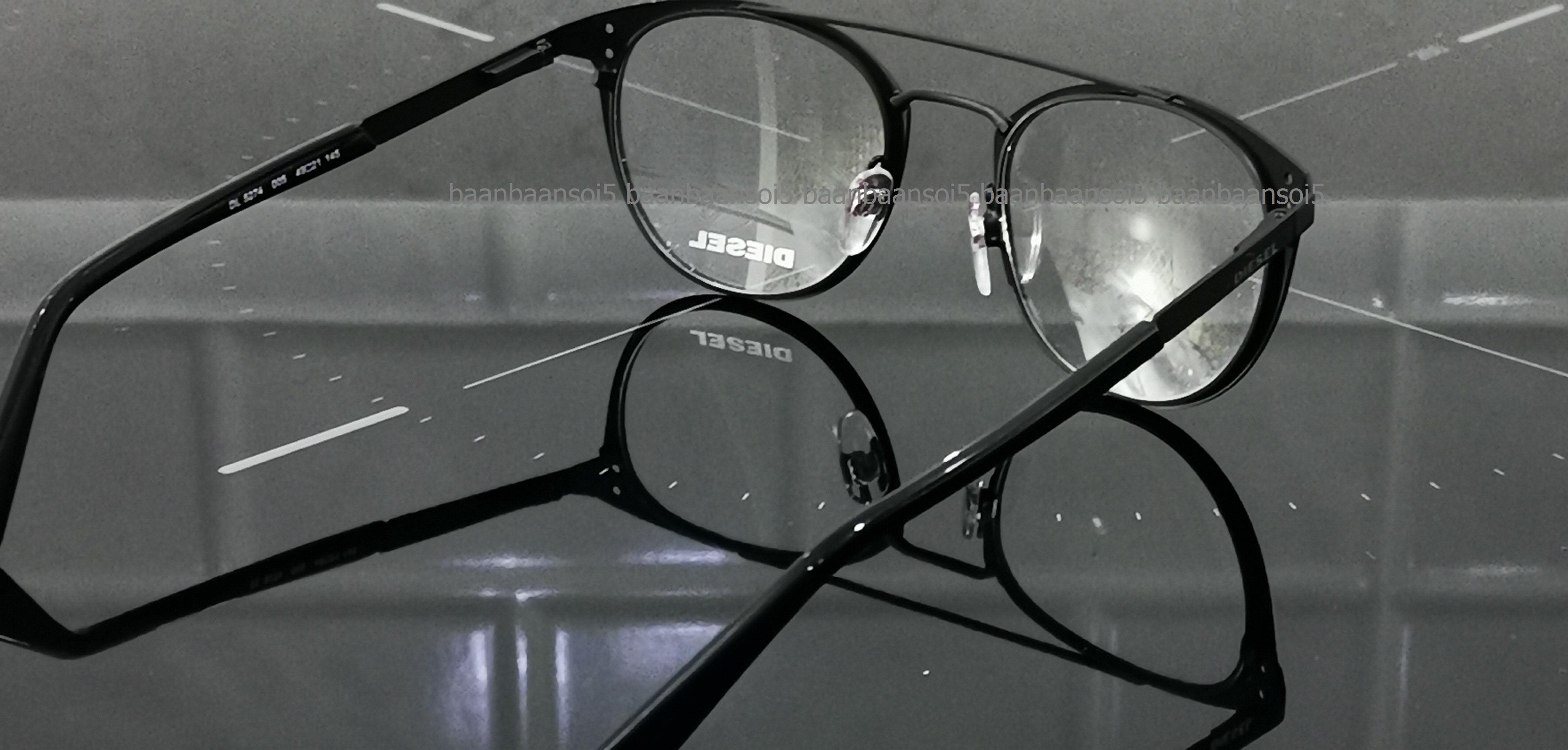 DIESEL DL 5274 005 โปรโมชั่น กรอบแว่นตาพร้อมเลนส์ HOYA ราคา 4,190 บาท