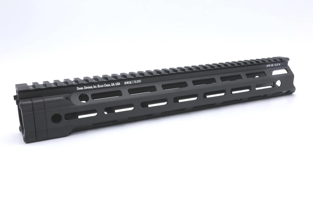 ชุดหน้า Danel Defense MFR XS ระบบรางM-Lock (ชุดหน้า MFR) สำหรับปืนตระกูล : M4/M16 เส้นผ่านศูนย์กลาง : 3.3 mm. มี3รุ่นให้เลือก ✔️รุ่นความยาว 7” (น้ำหนัก 175 กรัม) ✔️รุ่นความยาว 9” (น้ำหนัก 208 กรัม) ✔️รุ่นความยาว 13.5” (น้ำหนัก 277 กรั