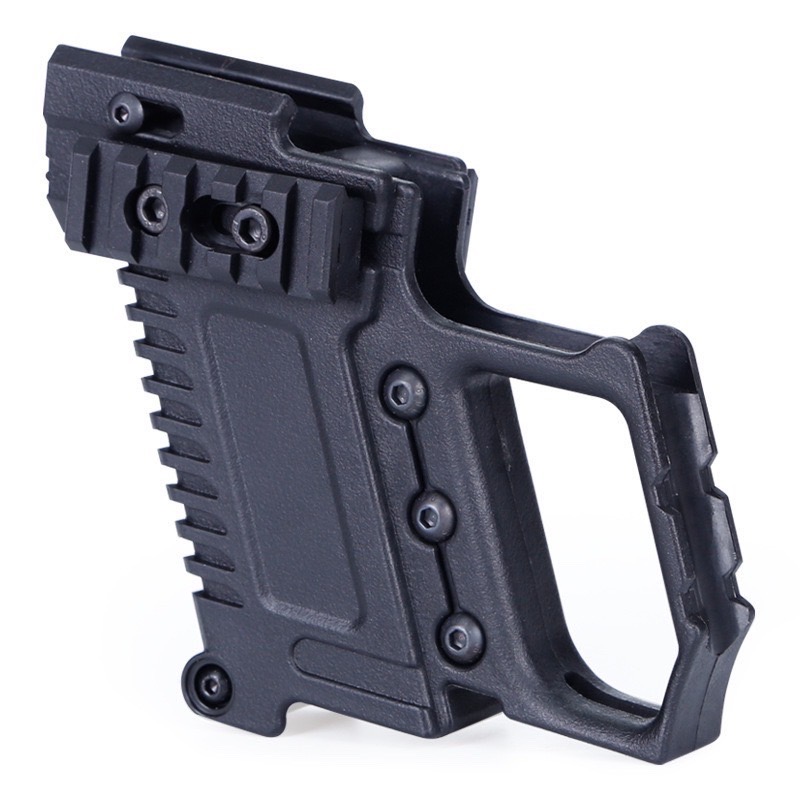 Slong G-Kriss XI Glock Kition กริ๊ปทรงเดียวกับปืน Kriss Vector ใช้ติดตั้งได้พอดีกับปืน Glock 17 18 19 23 34 35 ทำจากพลาสติกเนื้อเหนียว เสริมรางไว้สำหรับติดอุปกรณ์ มีช่องสำหรับเก็บแม็กสำรอง เหมาะสำหรับปืน Glock ที่เสริมพานท้าย ช่วยให้ทำให้จับได้กระชับมากขึ