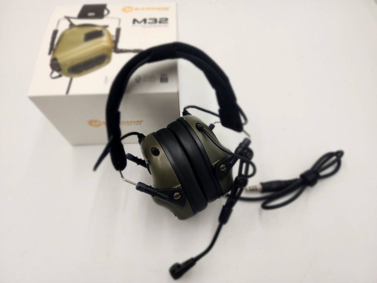 New.ครอบหูฟัง Earmor M32 MOD4 ( Earmor M32 Tactical Headset ) 🔱ออกแบบมาเพื่อใช้ลดเสียงดังในสถานที่ต่างๆ เช่น สนามยิงปืน, โรงงานอุตสาหกรรม, เครื่องจักรหนัก, ลานบิน เป็นต้น 🔱มีไมค์สื่อสาร ( สลับซ้าย-ขวาได้ ) 🔱ช่วยตัดเสียงที่ดังเกิน 8