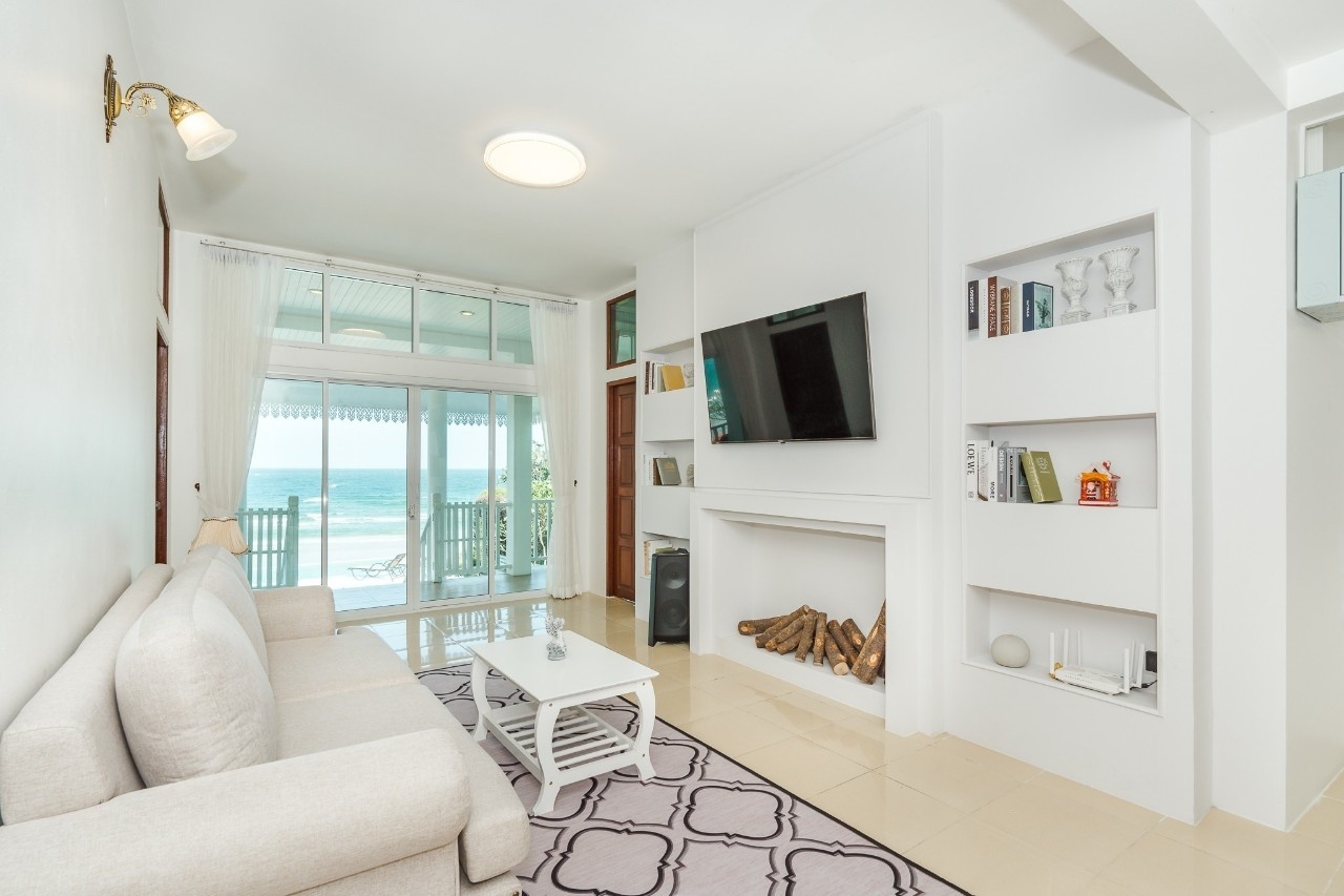 HR15076 บ้านพักติดทะเลหัวหิน The Luxe Beach Villa