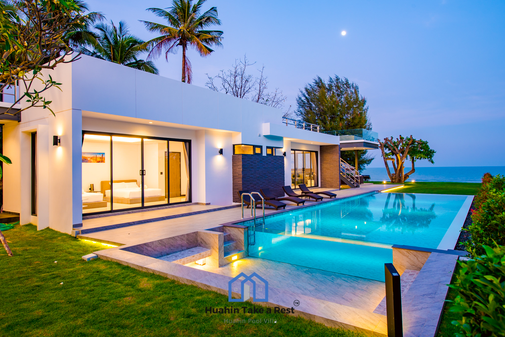HR15039 บ้านพักติดทะเลหัวหิน The Premium Beach Villa Hua Hin