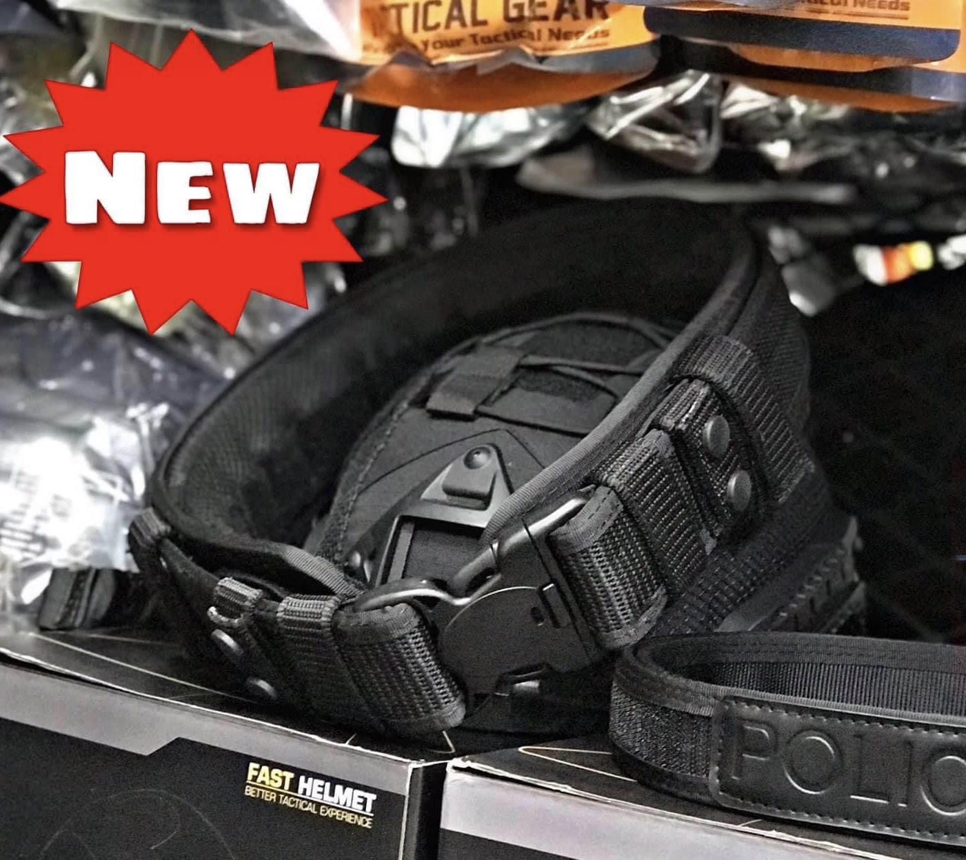 New.เข็มขัดสนามแบบ 3 ชั้น - ใน 1 ชุด ประกอบด้วยเข็มขัด 3 เส้น ซึ่งทำหน้าที่ดังนี้ เส้นที่ 1 (ในสุด)เป็นเข็มขัดที่คล้องกับกางเกง เส้นที่ 2 เป็นรองนวม เพื่อรับน้ำหนักไม่กดทับ เส้นที่ 3 (นอกสุด) เป็นเข็มขัดที่ใช้ติดกับอุปกรณ์ยุทธวิธีทั้งหมด ด้วยการออกแบบเช่น