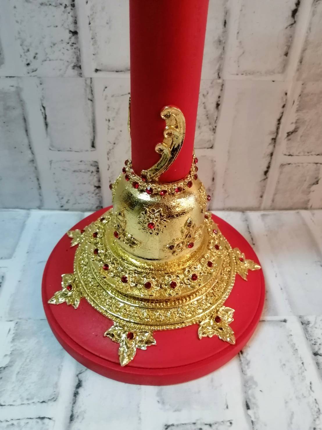 ฐานวาง ขาตั้ง หัวโขน เศียรครู ขนาดครอบ ขนาด 16 นิ้ว (ทอง-แดง)