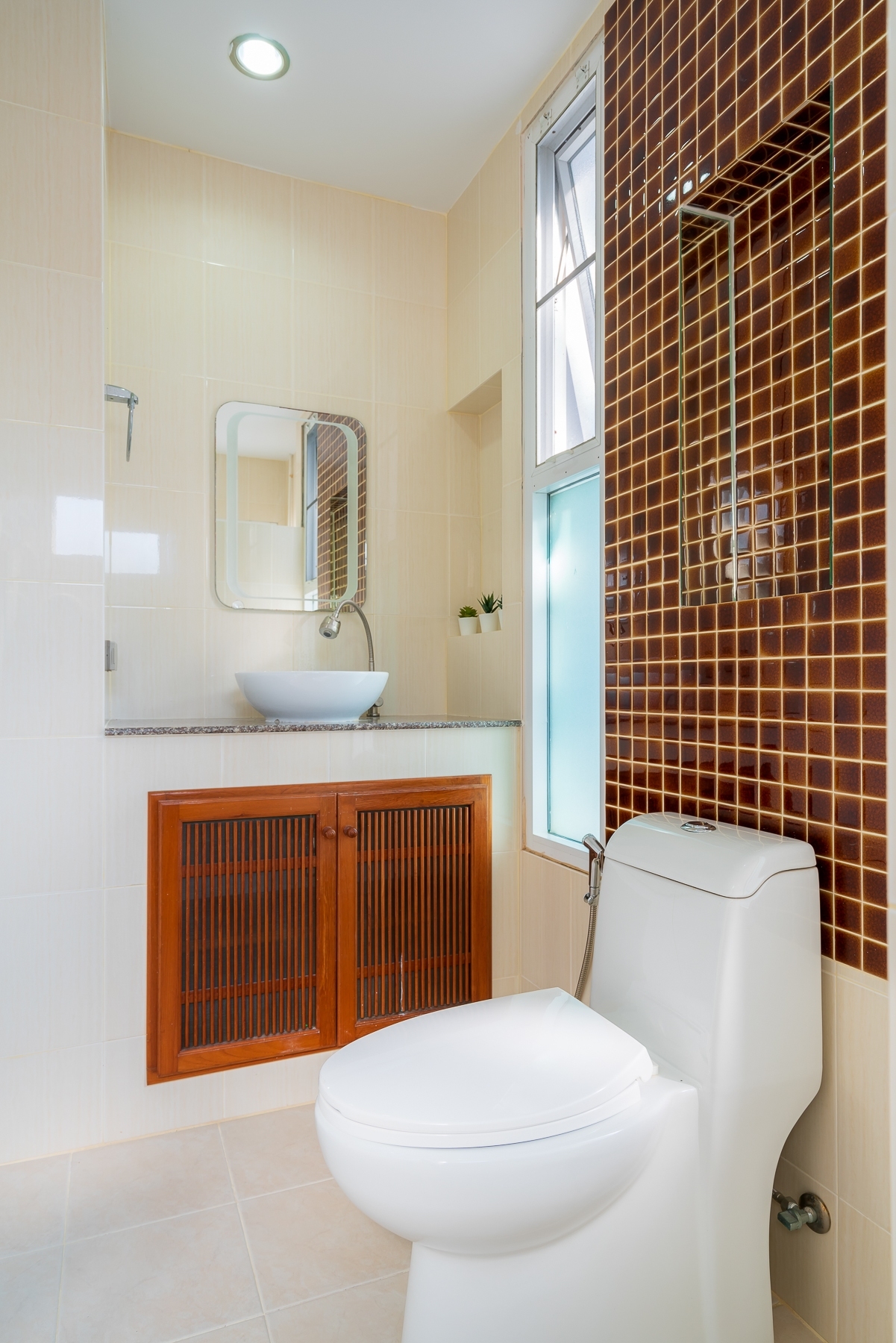 HR15070 บ้านพักติดทะเล The Gina Beach Villa Pranburi