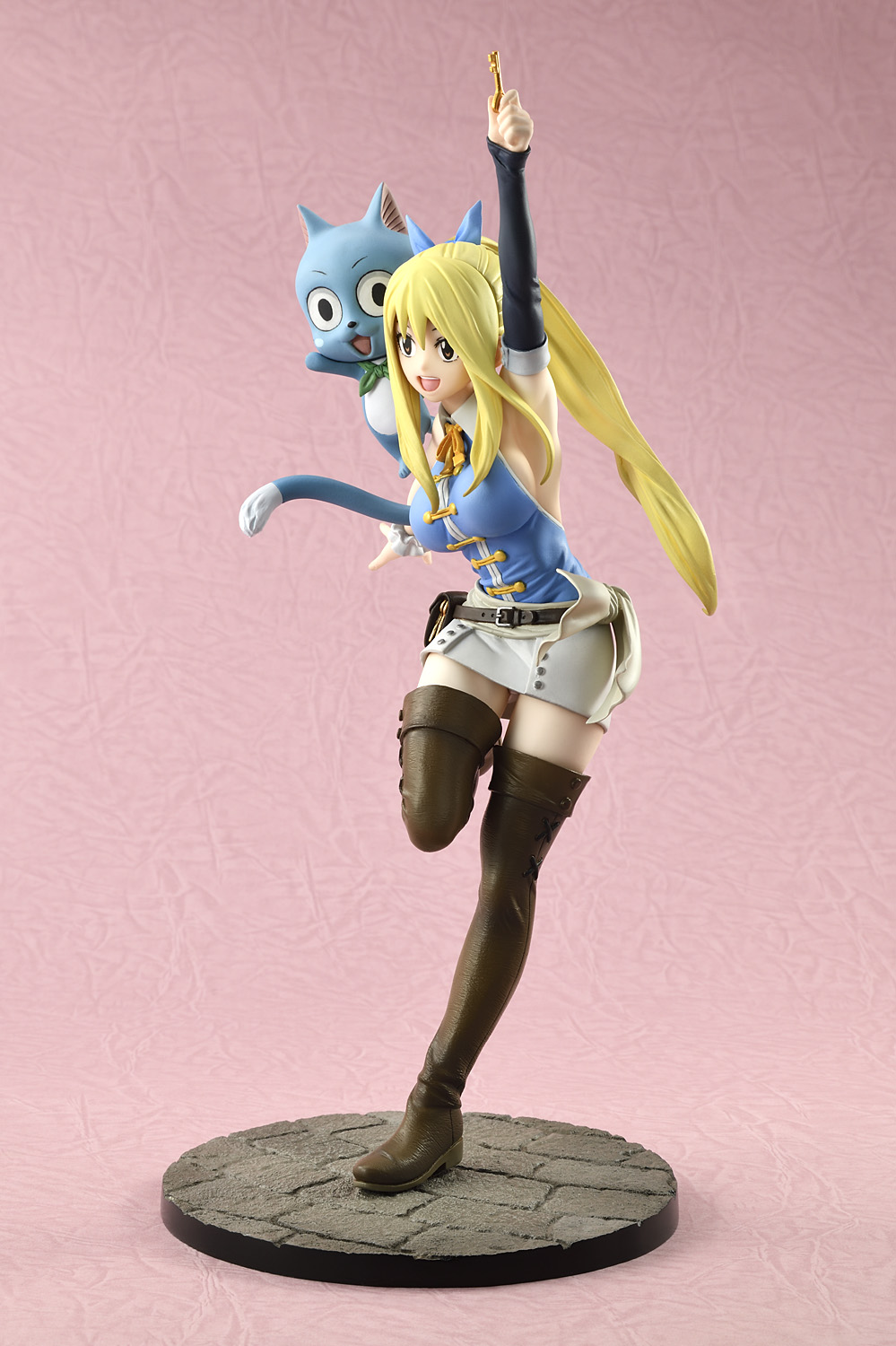 เปิดจอง : Lucy Heartfilia