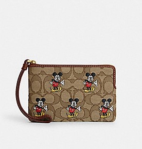 กระเป๋า Coach แท้ รุ่น CN033 DISNEY X COACH CORNER ZIP WRISTLET