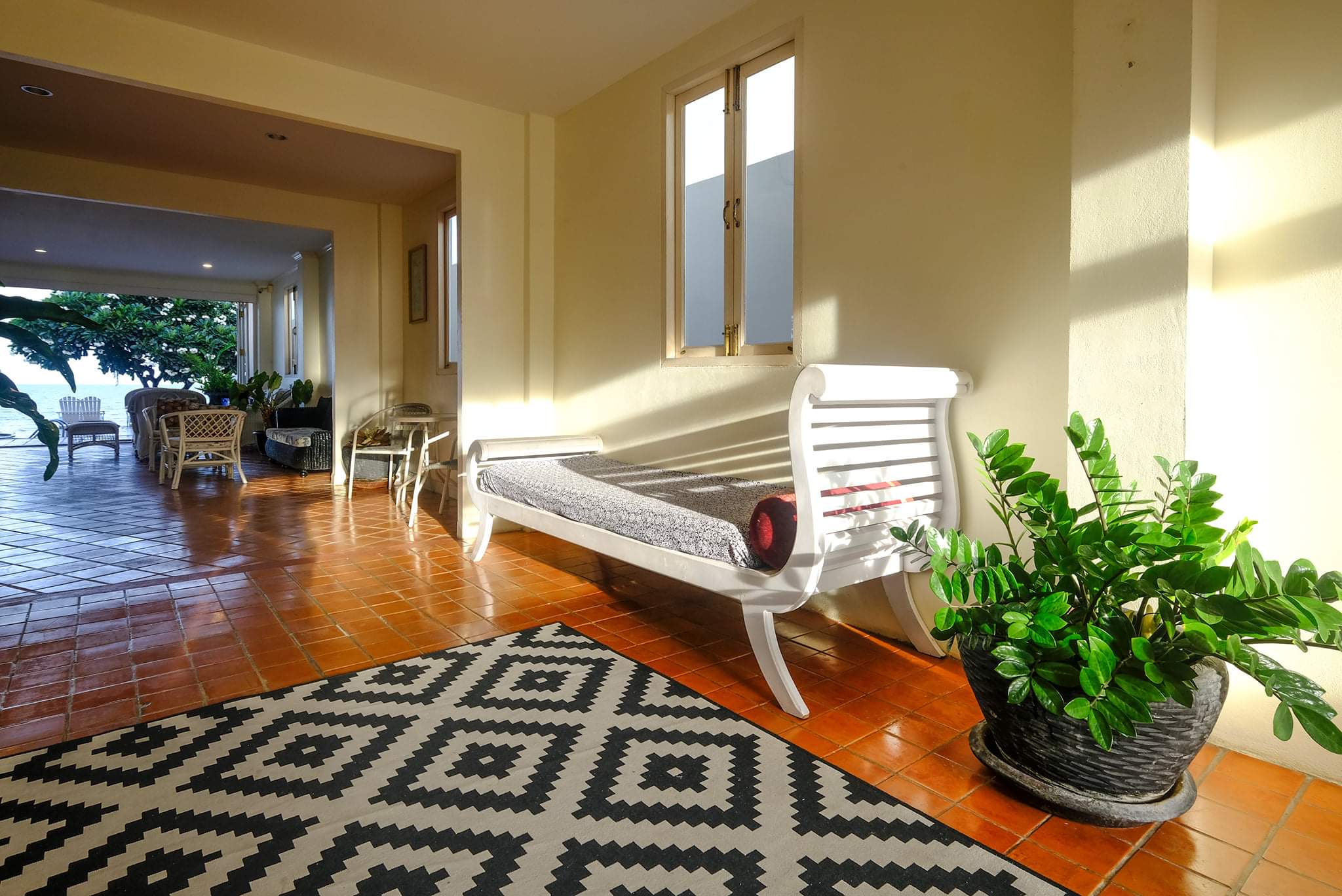 HR15007 บ้านพักติดทะเล บลูร็อค วิลล่า แอทปราณฯ บ้านเดี่ยวติดทะเล สระส่วนตัว เดินลงทะเลได้เลย