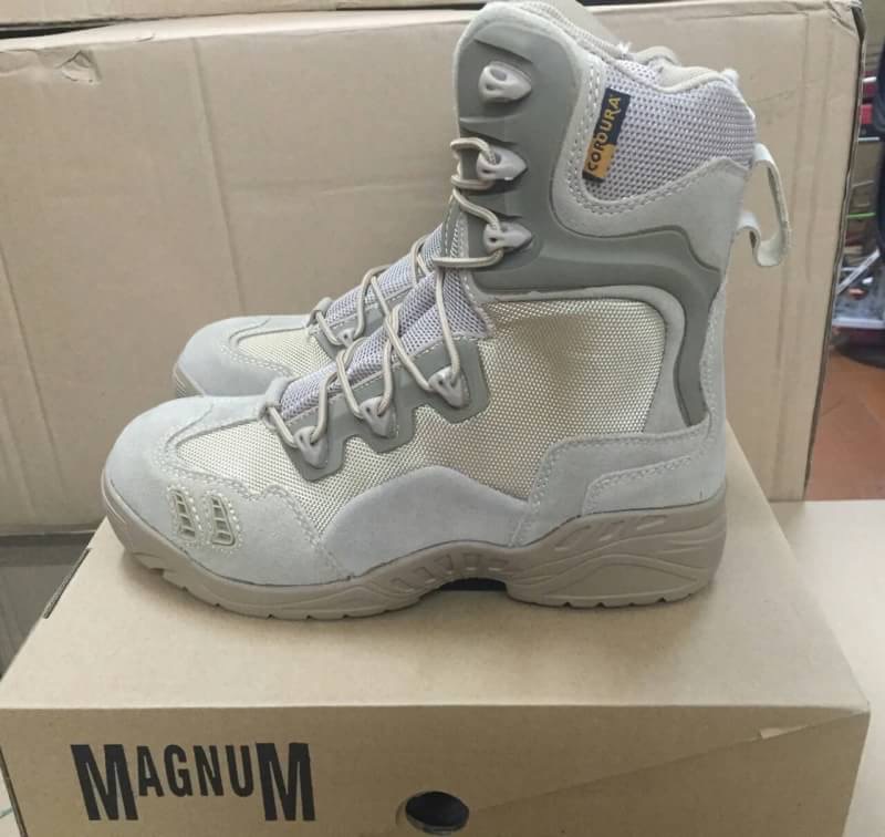 New.รองเท้า Magnum TACTICAL BOOT ข้อยาว หนังแท้ และผ้าคอดูร่า (CORDURA) ใส่สบาย ซิปข้าง ระบายอากาศดี ไม่อับ สีดำ. สีทราย ราคาพิเศษ