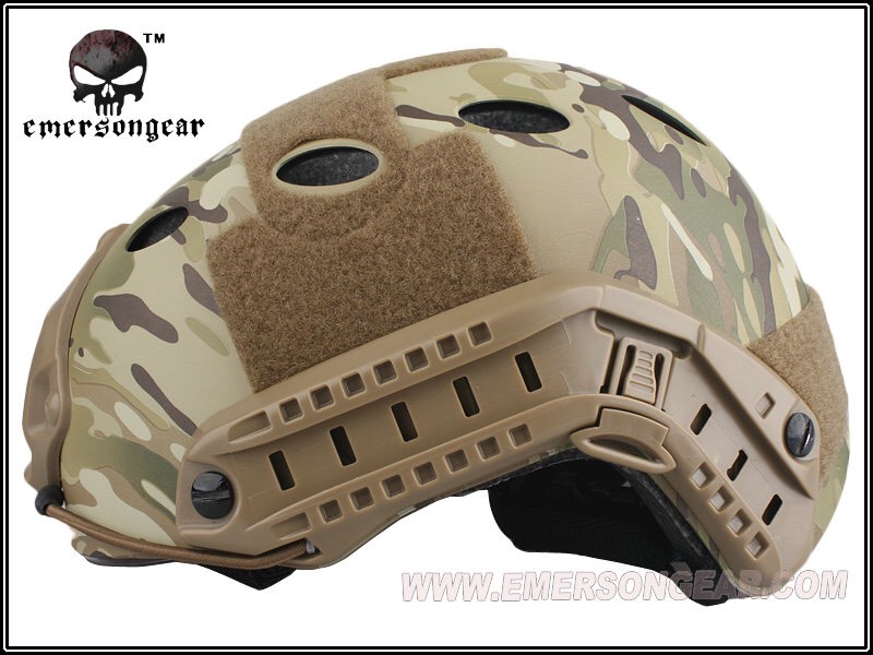 หมวกฟาสกระจก สีพื้น 1,500 สีพราง 1,700 บาท