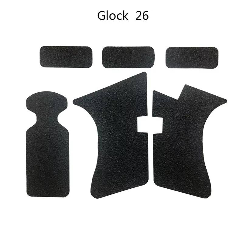 เทปกันลื่น Glock Gen3/4 แผ่นกันลื่นติดด้าม Glock เหนียว ติดทนทาน จับถนัดมือ คำแนะนำ -ทำความสะอาดผิวบริเวณที่ต้องการติดก่อน -ใช้ไดร์เป่าลมร้อน หลังจากติดแผ่นกันลื่น 3 รุ่น : G19/ G17 / G26