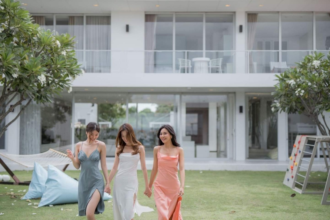 HR15049 บ้านพักติดทะเล The Breezy Beach Pool Villa Cha Am