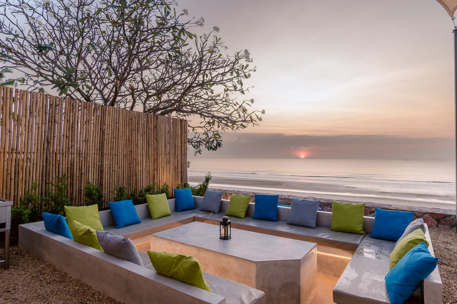 HR15055 บ้านพักติดทะเล The Coastal Vista Beach Villa