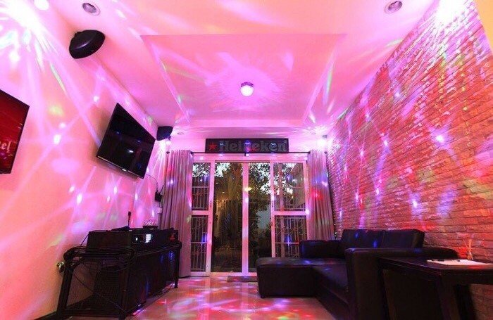 HR 3037 บ้านพักหัวหิน บ้านสวนวิลล่า คาราโอเกะไฟเธค