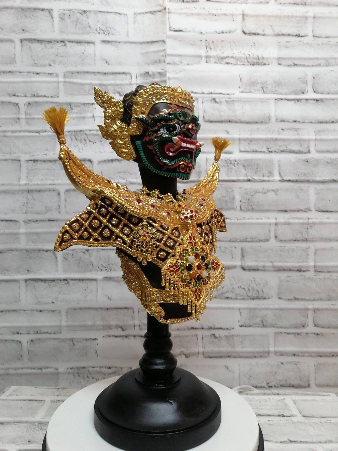 หุ่นพระพิราพ พร้อมฐานไม้สีดำ