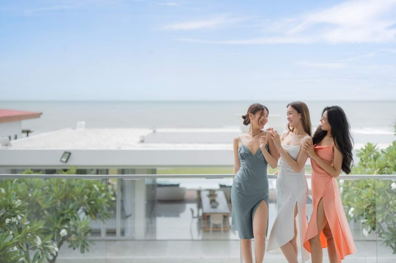 HR15049 บ้านพักติดทะเล The Breezy Beach Pool Villa Cha Am