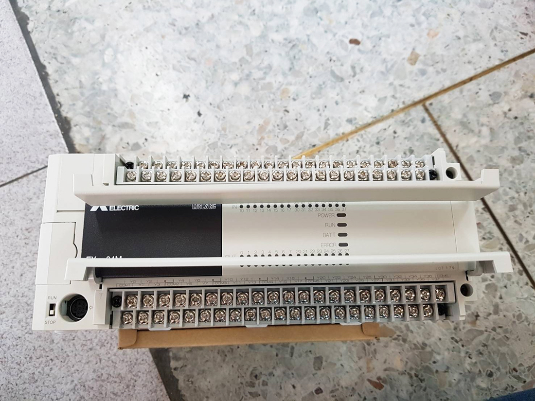 FX3U-64MT/ES-A PLC MITSUBISHI 32 IN/32OUT AC/DC/TRANSISTOR