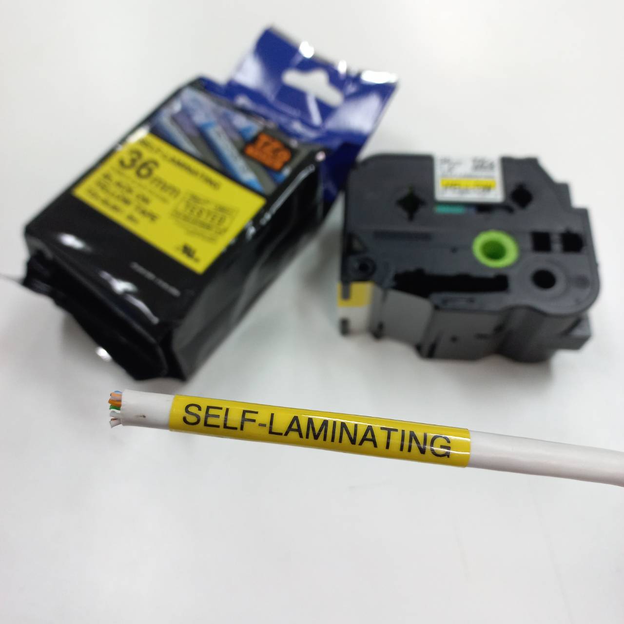 สติ๊กเกอร์มาร์คสายไฟ แบบพื้นเหลือง เบอร์มาร์คสายไฟ CABLE MARKER BROTHER TZE-SL661