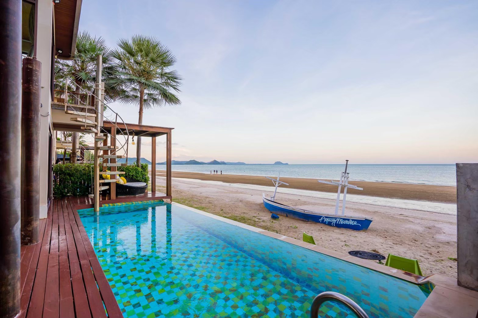HR15064 บ้านพักติดทะเล The Ocean Beach Villa, Sam Roi Yod.