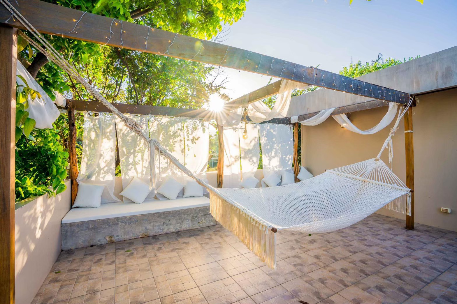 HR15064 บ้านพักติดทะเล The Ocean Beach Villa, Sam Roi Yod.