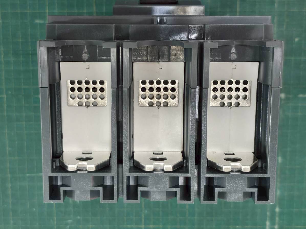 เซอร์กิตเบรกเกอร์ LV540305 3P 320A TM320D (224-320A) 36kA ชไนเดอร์ SCHNEIDER EasyPact CVS400F