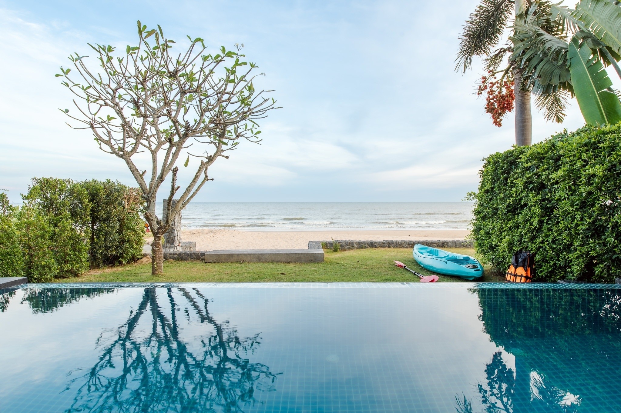 HR15088 บ้านพักติดทะเล S Beach pool villa Kuiburi