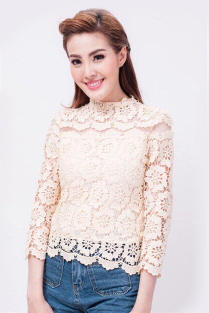 เสื้อลูกไม้สไตน์เกาหลี เสื้อลูกไม้สไตน์วัยรุ่น เสื้อใส่ผ้าซิ่น เสื้อลูกไม้แขนยาว 5 ส่วนสีครีม