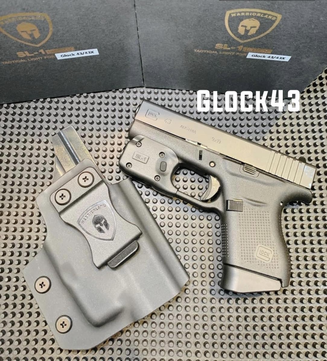 🚩🚩NEW ITEM🚩🚩 SET: ซองปืนพกใน Kydex พร้อมไฟฉายติดปืน GLock 43/43x ยี่ห้อ Warriorland คุณสมบัติ : - ตัวซองปืน ผลิตจาก Keydex สามารถปรัมความหนืดได้ - ตัวไฟฉาย วัสดุภายนอกทำจาก โพลิเมอร์ ติดตั้งง่าย ทนแรงรีคอยได้ดีเยี่ยม ระดับค