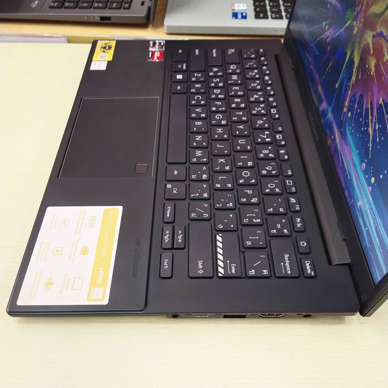 ASUS VIVOBOOK 14 M1404FA-NK552WS สภาพเครื่อง 90% ติดฟิล์มกันรอยหน้าจอแล้ว(ประกัน J.I.B. 13/11/2025)
