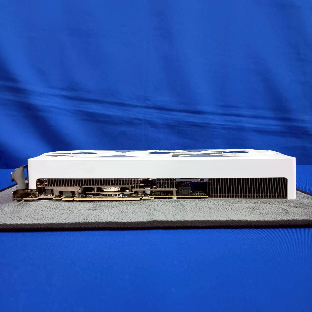 RTX 5080 Gigabyte AERO OC 16GB GDDR7 16GB 256bit นอนกล่อง 2 เดือน ประกัน Advice 27/8/2028