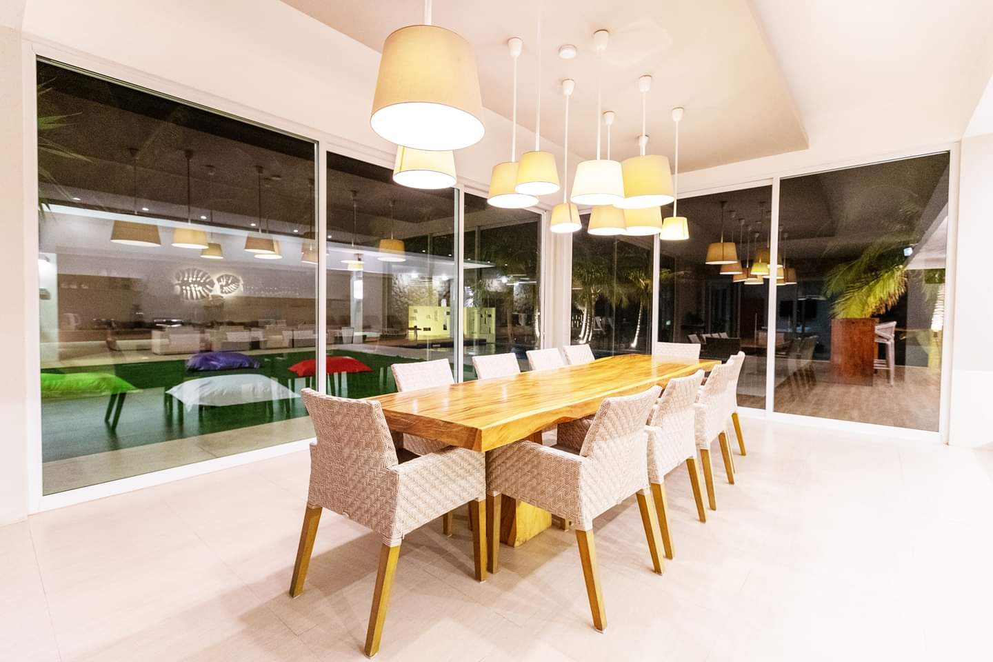 HR15009 บ้านซีบรีซ วิลล่าติดทะเลสุดหรู