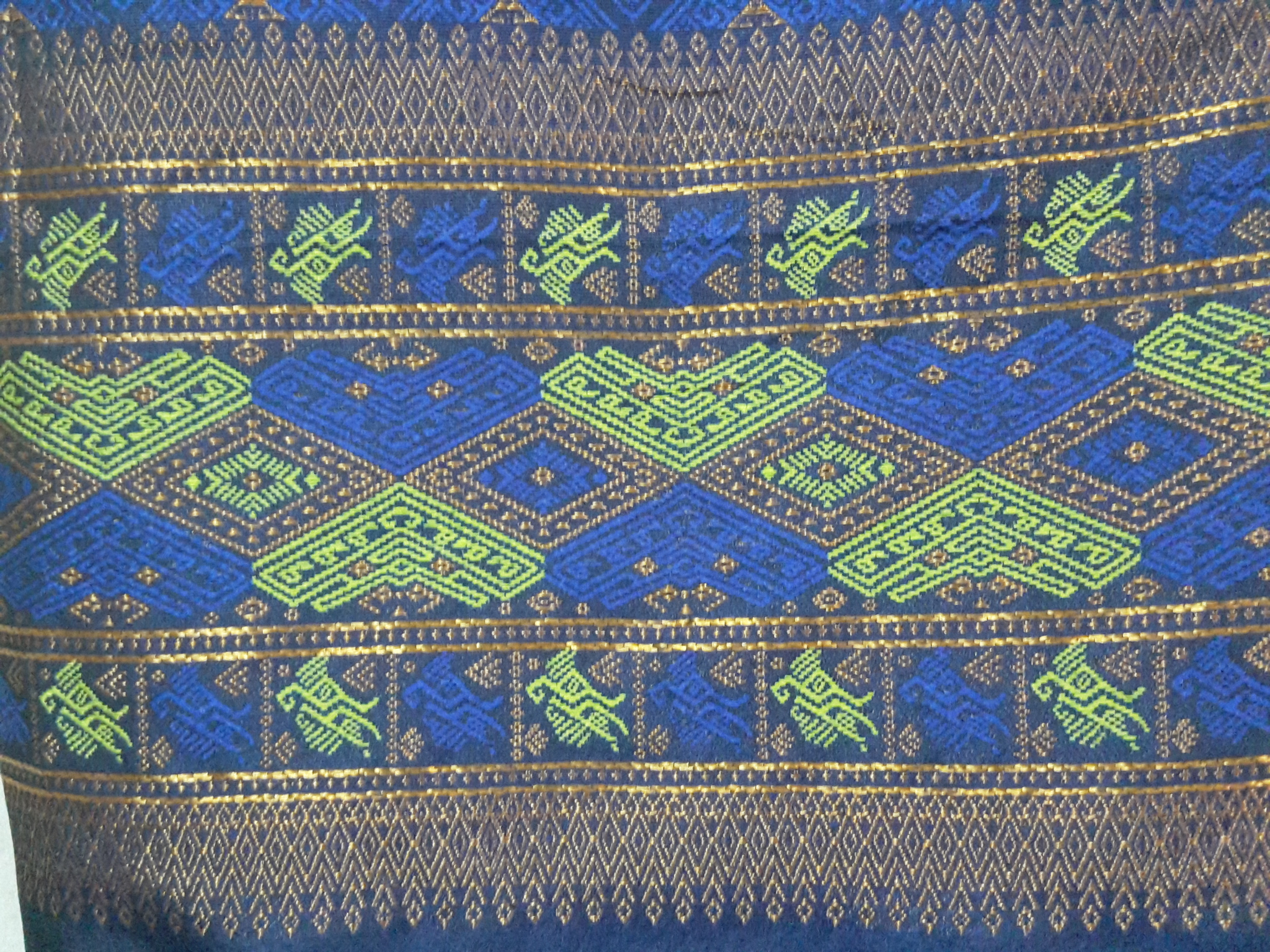 ผ้าถุงสำเร็จรูปยกขิดสีน้ำเงิน ผ้าซิ่นสำเร็จรูปผ้าซิ่นลาวยกขิดสีน้ำเงิน แบบป้ายเลื่อนตะขอสีน้ำเงิน เมเทิลลิควาวยกขิด