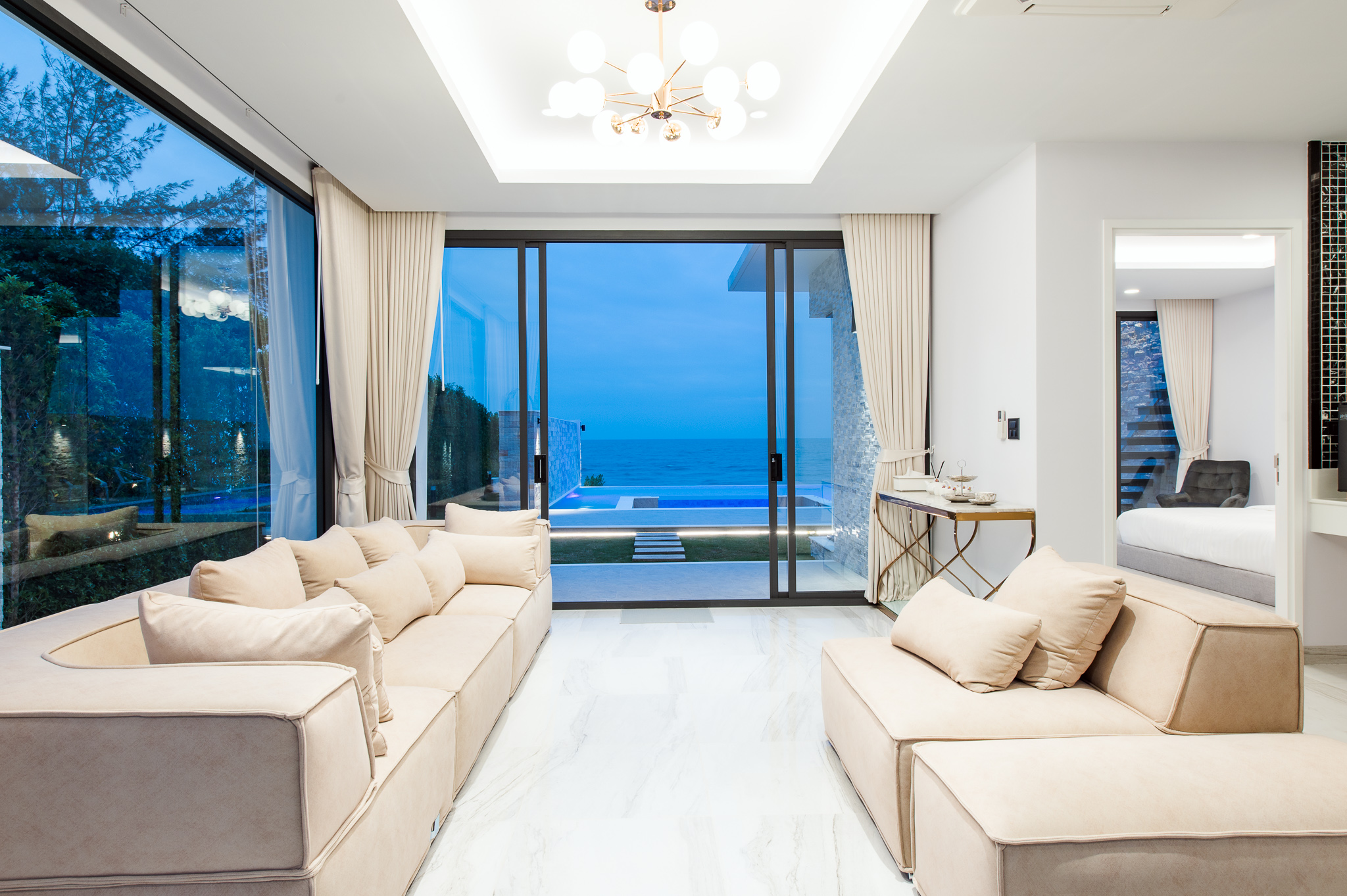 HR15066 บ้านพักติดทะเลหัวหิน The Casa Rocca Beach Villa HuaHin