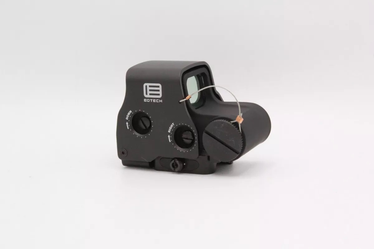 Reddot Eotech 558 เรดดอท ทรง 558 ขาปลดไว ติดราง picatinny ไฟเป้ามี 2 สีให้ปรับ สีแดง และ สีเขียว