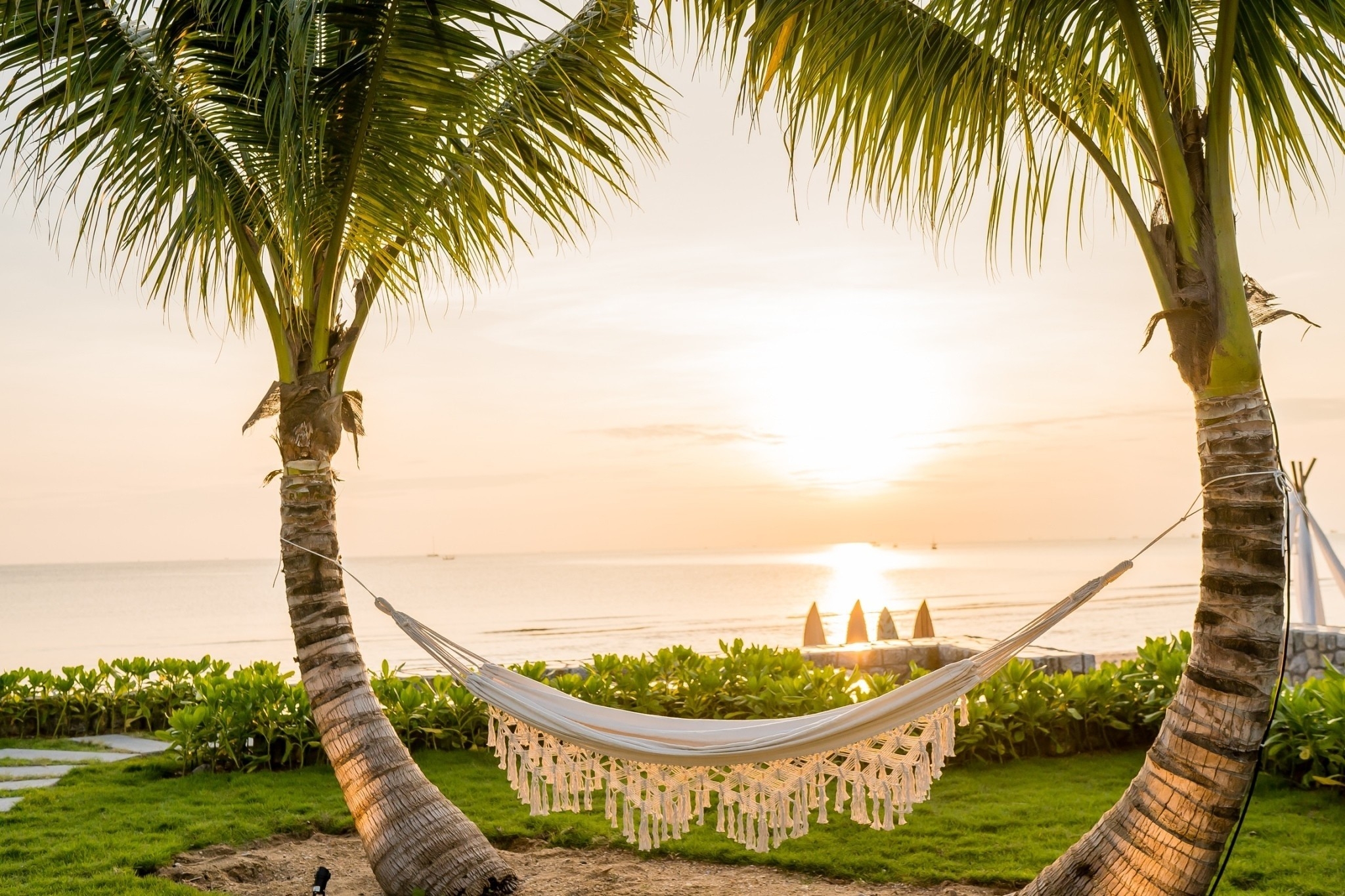 HR15083 บ้านพักติดทะเลหัวหิน The Rest Beachfront Hua Hin Pool Villa