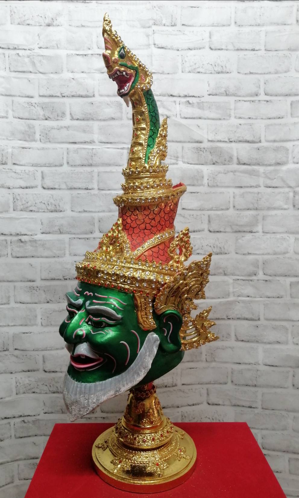 ปู่ภุชงค์ ปู่พญานาค พญานาค พร้อมฐานไม้สีแดง