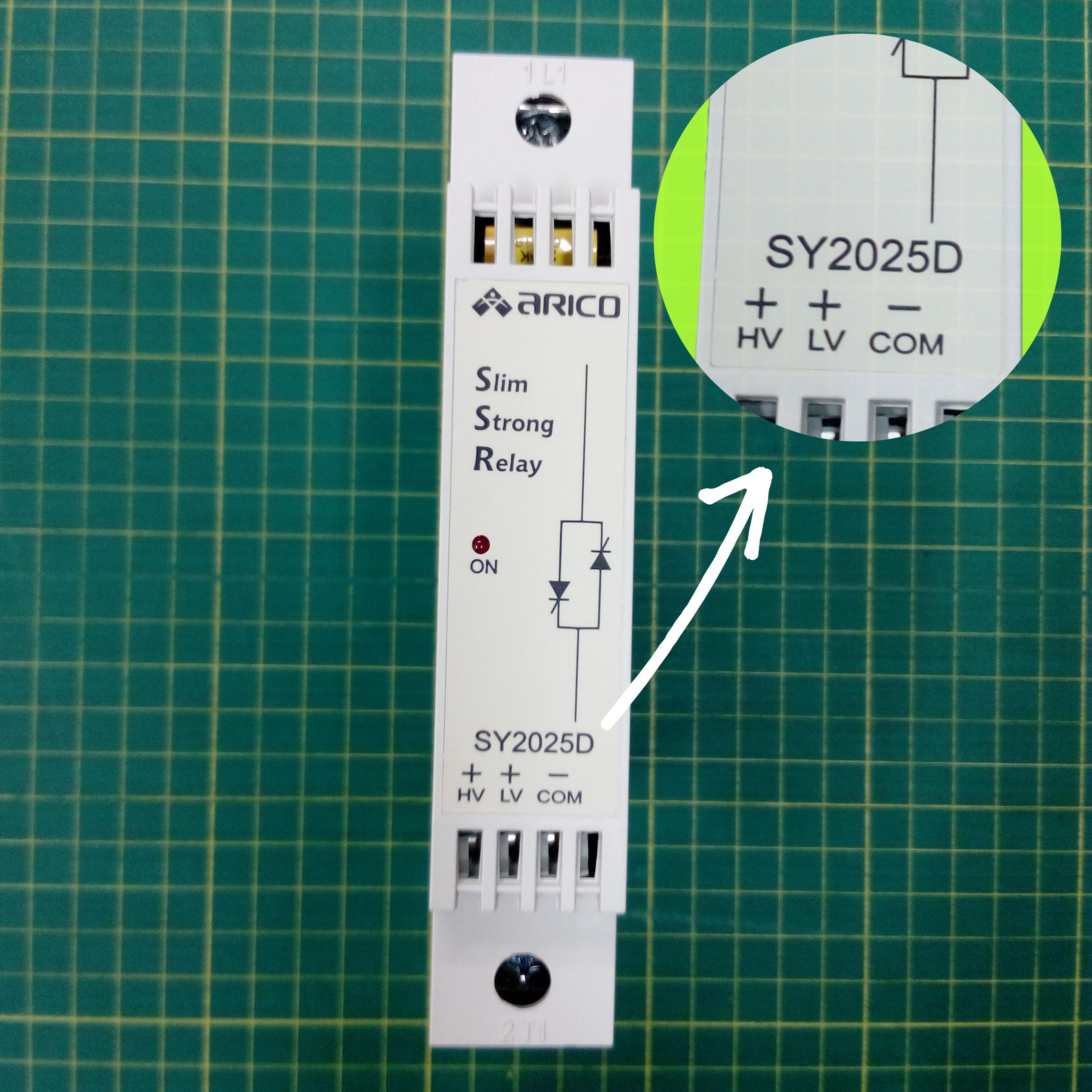 โซลิดสเตท SOLID STATE RELAY ARICO SY2025D ทนกระแส 25A 220V