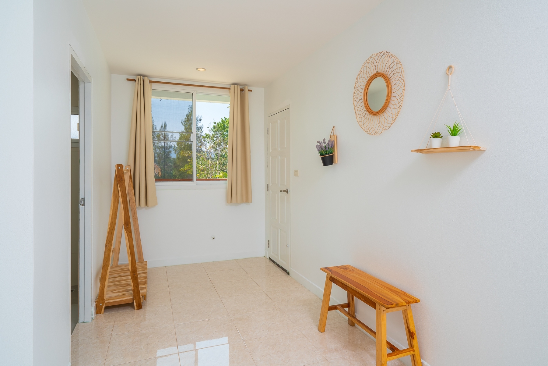 HR15070 บ้านพักติดทะเล The Gina Beach Villa Pranburi