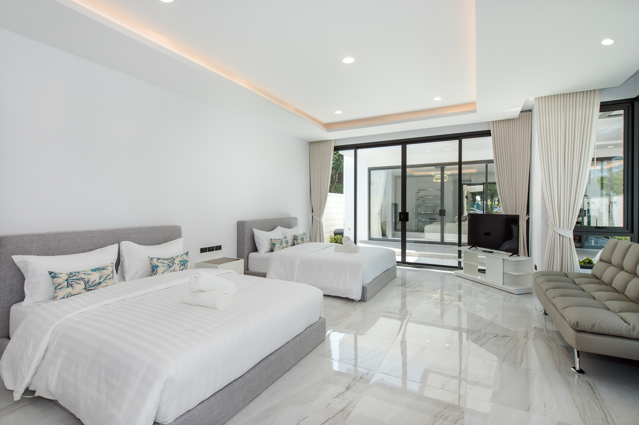 HR15066 บ้านพักติดทะเลหัวหิน The Casa Rocca Beach Villa HuaHin