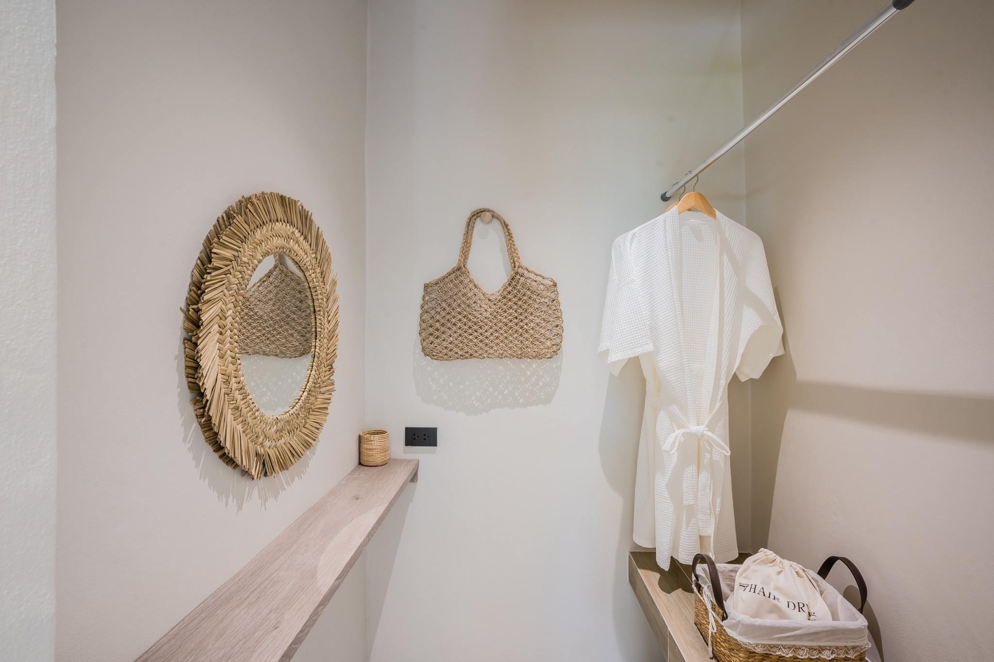 HR15083 บ้านพักติดทะเลหัวหิน The Rest Beachfront Hua Hin Pool Villa