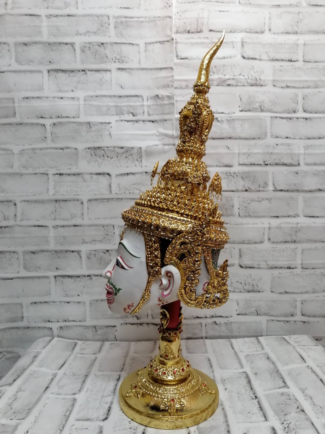 พระอิศวร ขนาดผลส้มโอ (เกรดพรีเมี่ยม) พร้อมฐานปิดทองประดับเพชร