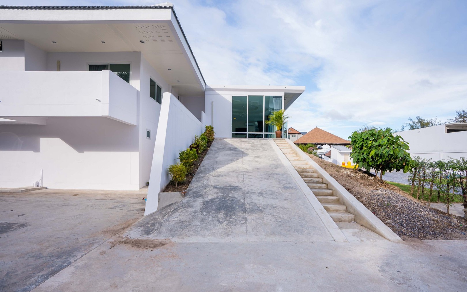 HR15067 บ้านพักใกล้ทะเลชะอำ The Great Beach Pool Villa Cha Am