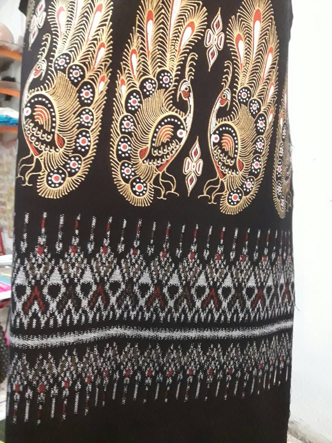 ผ้าซิ่นผ้าฝ้ายลายนกยุง ผ้าถุงมัดหมี่ลายนกยุง ผ้าฝ้ายมัดหมี่อิสานลายนกยุง พร้อมส่ง