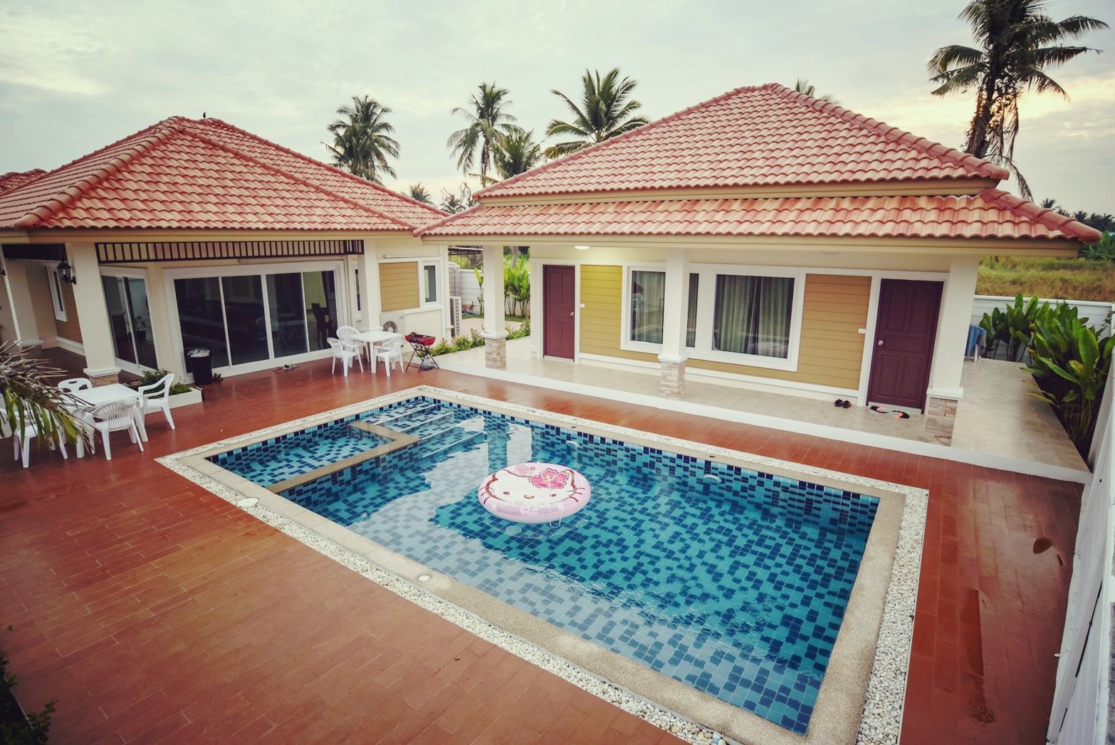 HR 4022 บ้านพักหัวหิน บ้านกาแลคซี่ คาราโอเกะ E