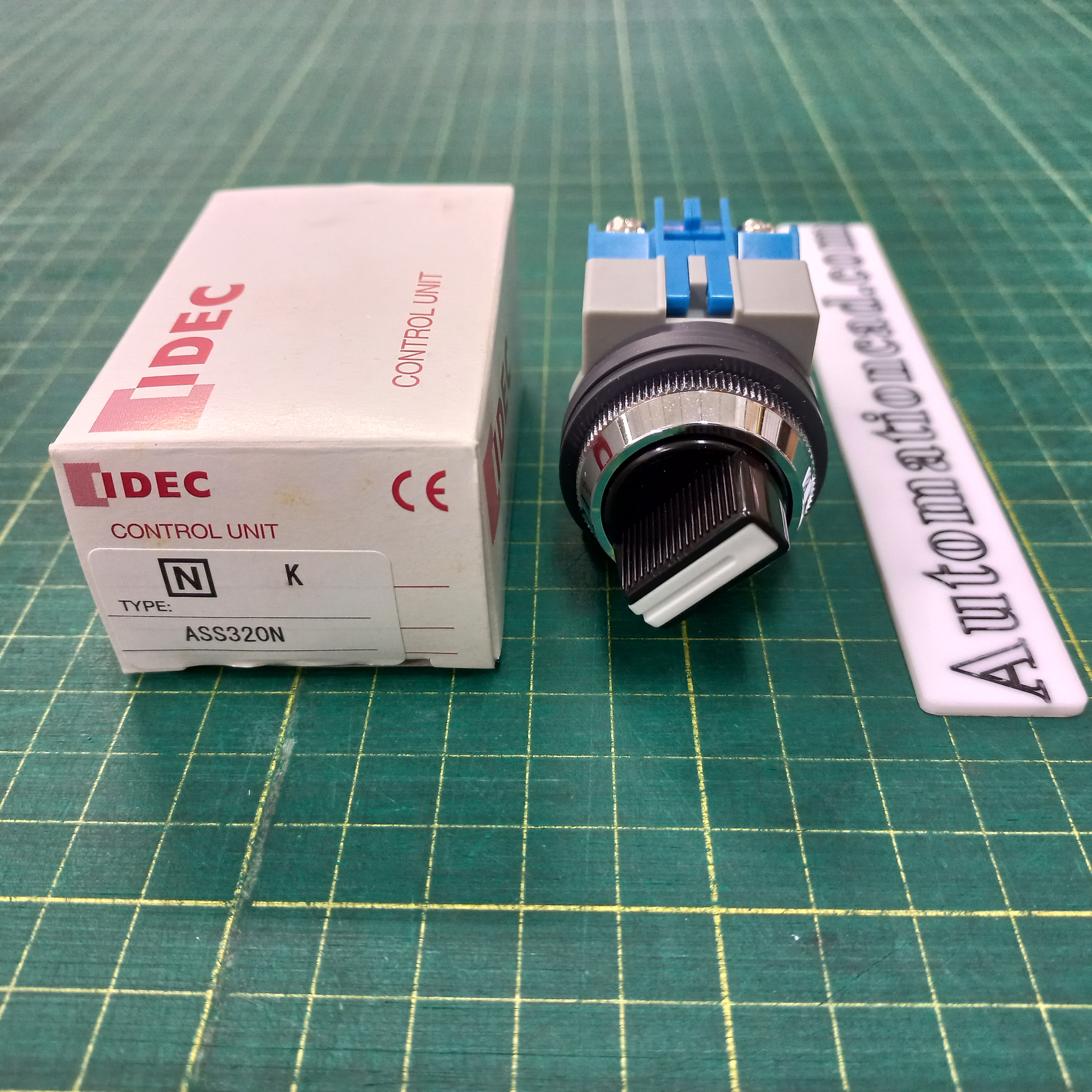 ซีเล็คเตอร์สวิตช์ IDEC 3จังหวะ 2NO บิดค้าง Selector switches IDEC รู 25 mm