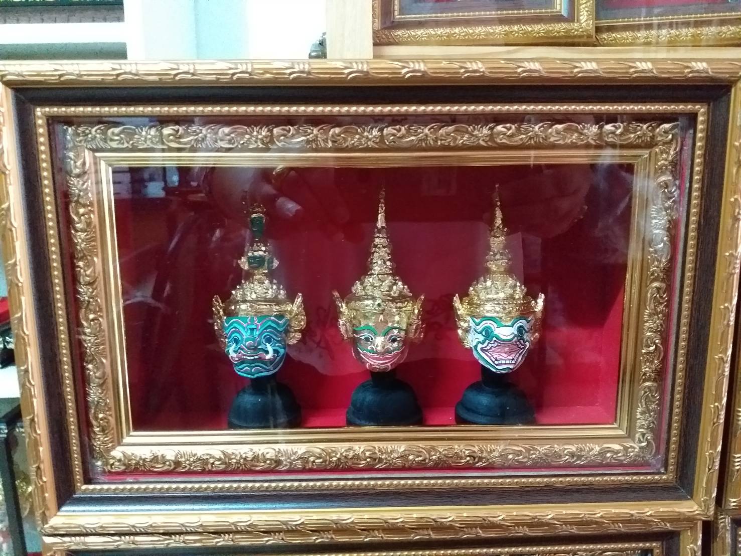 หัวโขนจิ๋ว 3 หัว พร้อมกอบรูปลายไทย