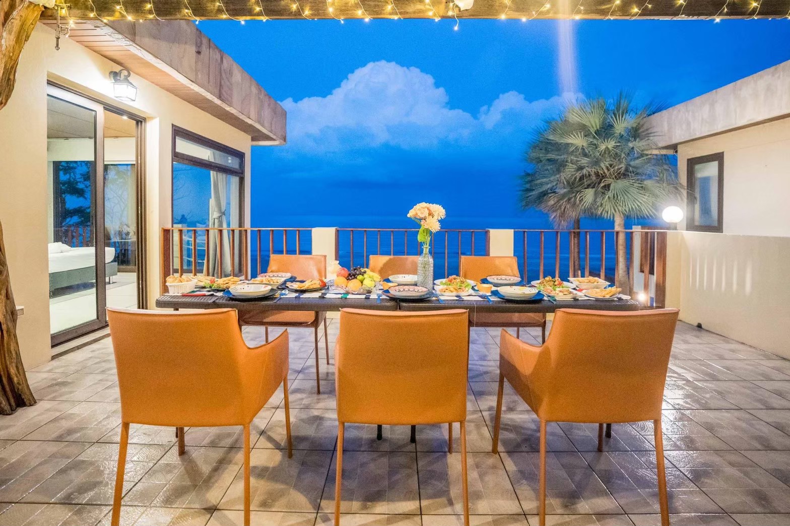 HR15064 บ้านพักติดทะเล The Ocean Beach Villa, Sam Roi Yod.